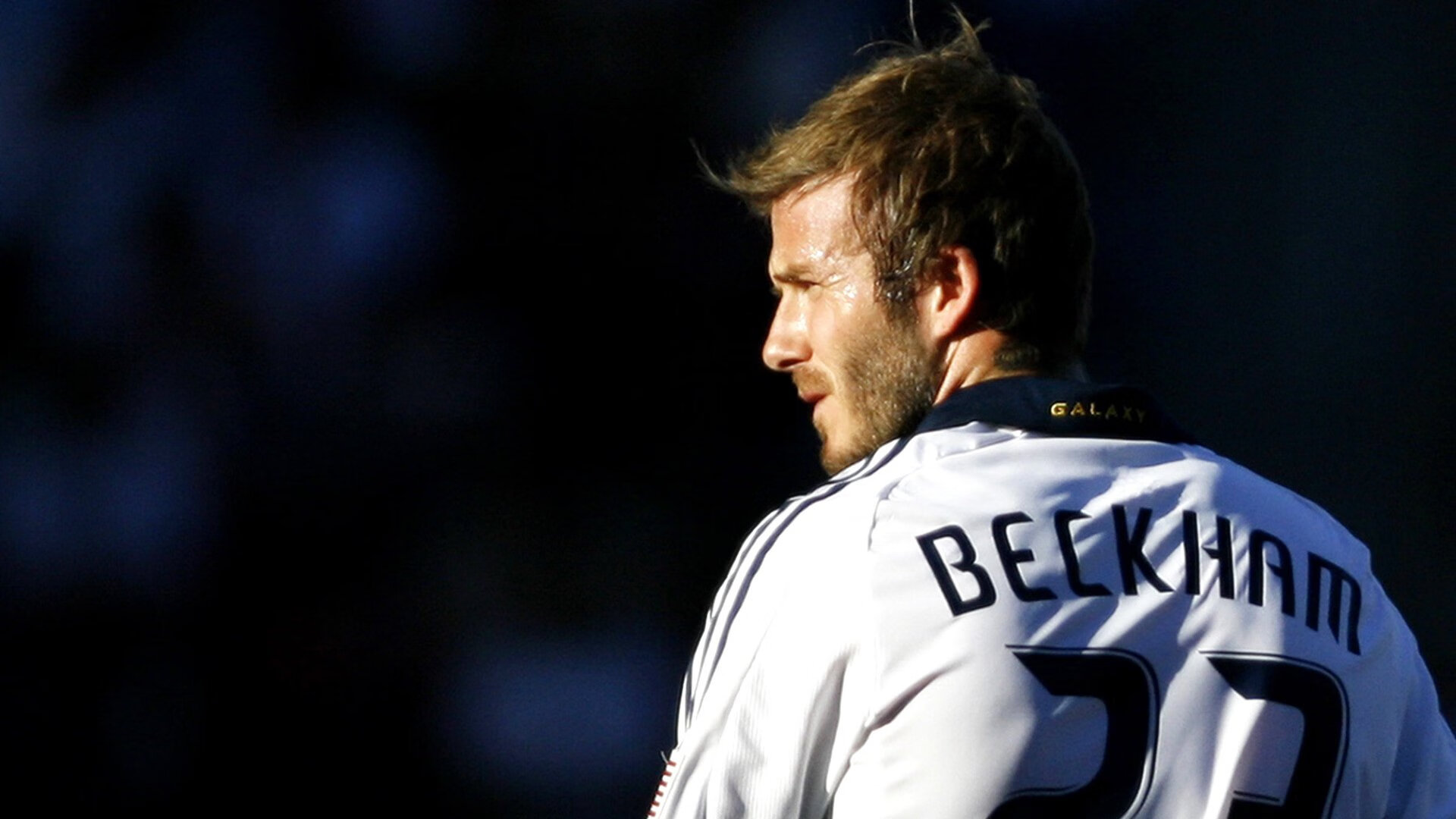 开云官网-绿茵场上最动人的一幕，当对手为你祈祷，对手的祈祷